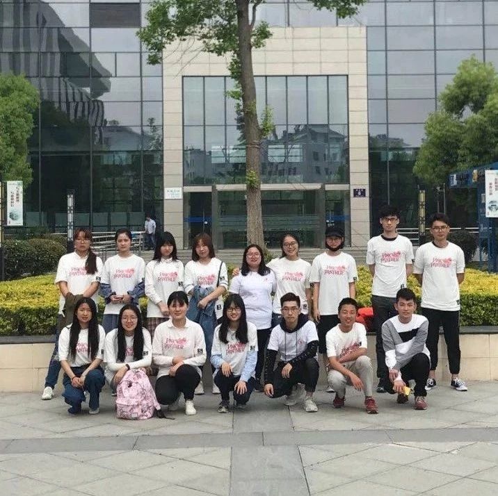 大学生志愿者走进图书馆，开展五四青年志愿活动|图书馆|志愿者|盐城市_新浪新闻